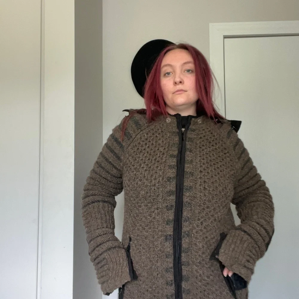 Urku Wool Coat - Picture 3 of 13